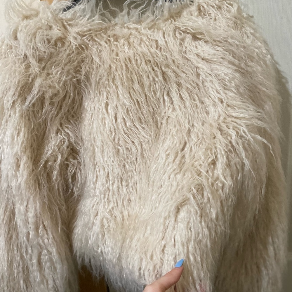 Fuzzy coat - Picture 5 of 6